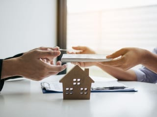 Leilão de imóveis em Brasília tem apartamentos e terreno em disputa