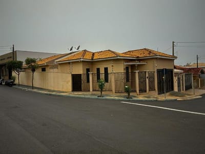 Imóvel em Santa Adélia/SP [205m²]