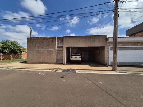 Dois imóveis residencial, área de 240m² - Nuporanga/SP