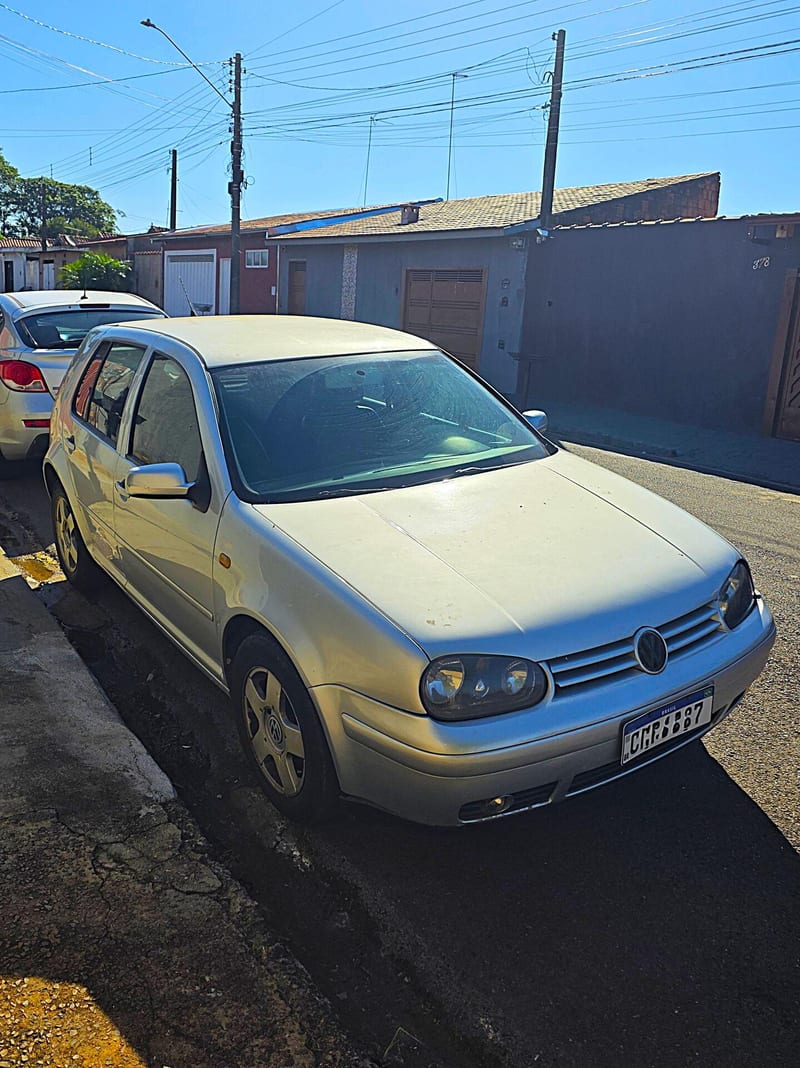 Volkswagen Golf - Batatais SP